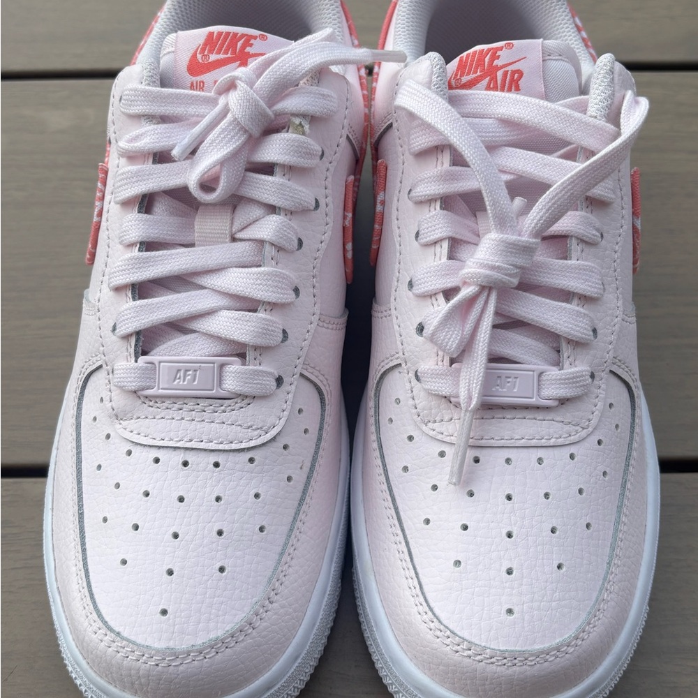 Nike Air Force 1 Light Pink Sneakers